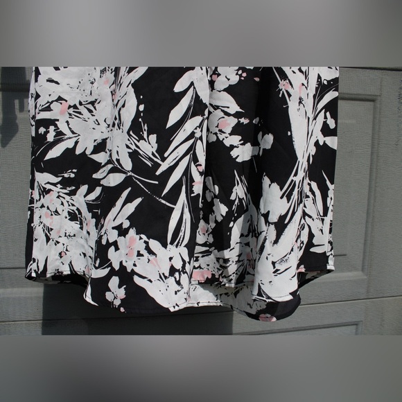 Van Heusen Medium Tank Top - Picture 3 of 6